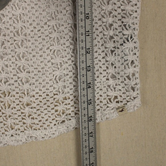 Hollister Crochet Lace Crop Top White XS Scoop Neck Cap Sleeve Scallop Hem Knit - Picture 7 of 9